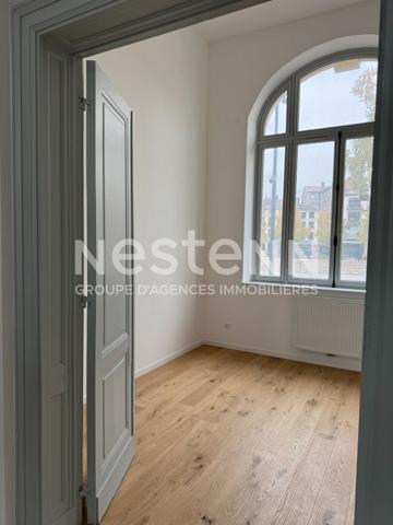 RARE À LA VENTE - DISPONIBLE IMMÉDIATEMENT - APPARTEMENT - TERRASSE - PARKING