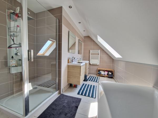 splendide propriété piscine 4ch, garages