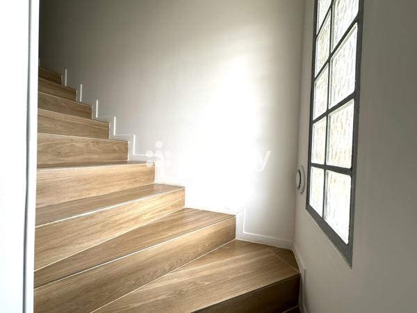 Appartement
         2 pièces
        - 56 m² Exclusivité 147 000 € *