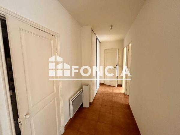 Location Appartement 3 pièces 71.4 m² - 32 RUE MASSENA Nice 06000