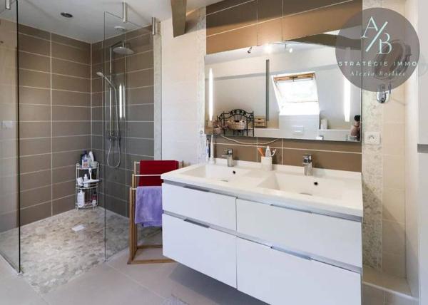 🏡 Incroyable maison en pierre dans GISORS !