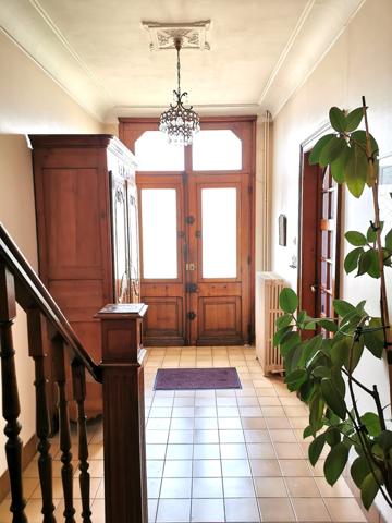 SUPERBE MAISON BOURGEOISE172 M2 5 CHAMBRES JARDIN 2 GARAGES