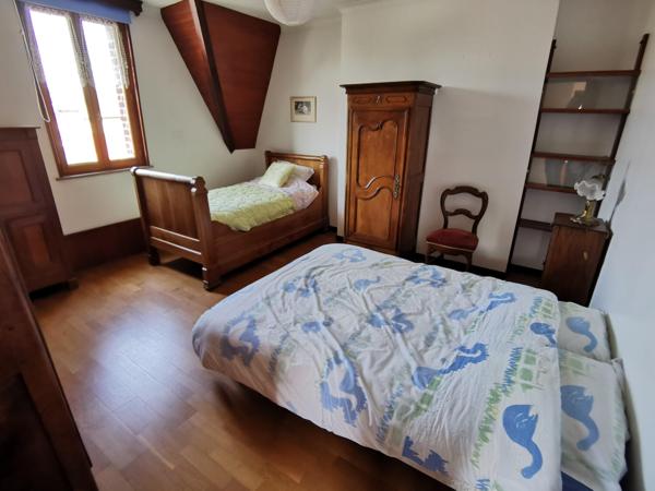 SUPERBE MAISON BOURGEOISE172 M2 5 CHAMBRES JARDIN 2 GARAGES