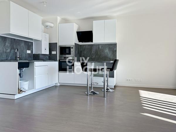 LOCATION : appartement de 2 pièces (44 m²) à FONTENAY TRESIGNY