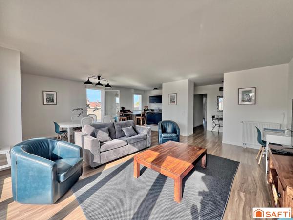 Dernier étage, terrasse sud-ouest de 45 m²