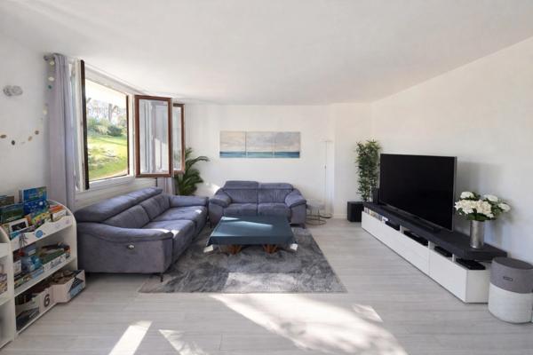 Appartement à vendre 3 pièces BOUGIVAL, piscine (78)