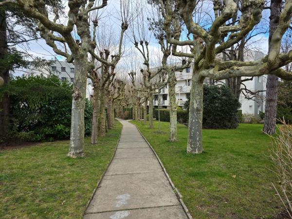 Appartement à vendre 3 pièces BOUGIVAL, piscine (78)