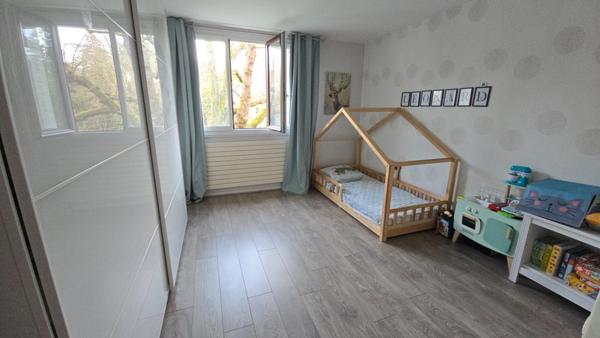 Appartement à vendre 3 pièces BOUGIVAL, piscine (78)