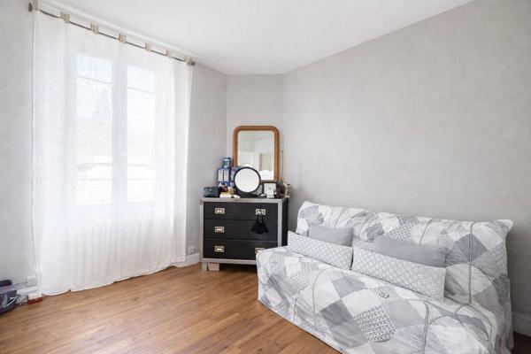 Maison à Vendre à Chaumont - 5 Pièces, 109 m², Jardin, Garage