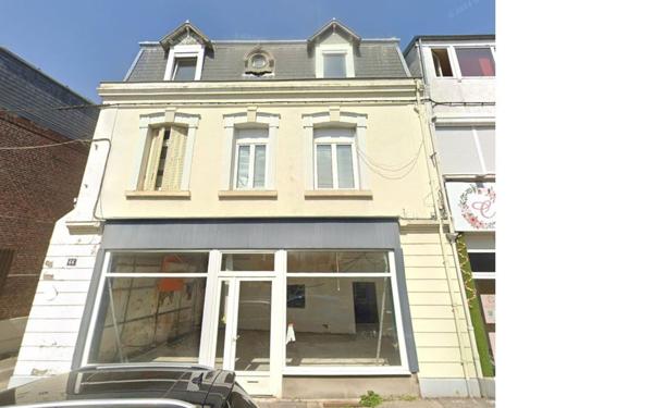 Maison à vendre    2 pièces • 270 m2 Saint-Quentin