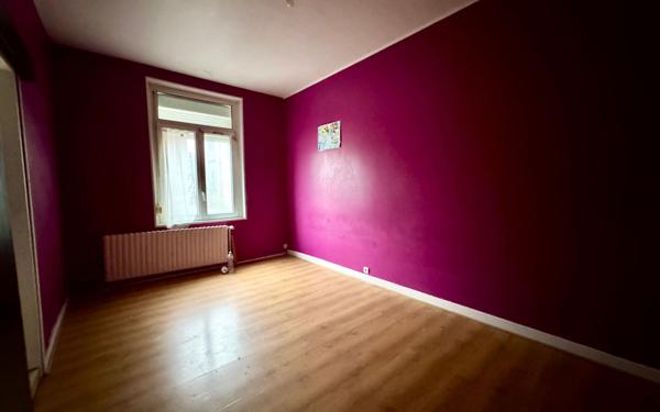 Maison à vendre    2 pièces • 270 m2 Saint-Quentin