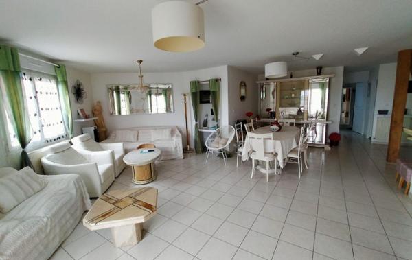 Vente Maison de ville ref.7118 avec local commercial rénové(e) Villaines-la-juhel   