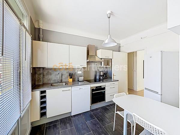 Vente
                Appartement86,7 m² - 4 Pièces -
                    ROUEN (76000)