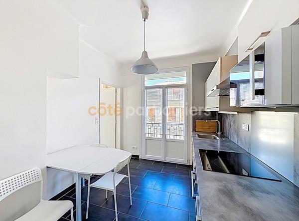 Vente
                Appartement86,7 m² - 4 Pièces -
                    ROUEN (76000)