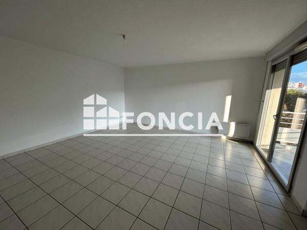 Location Appartement 3 pièces 63.1 m² - 10 Avenue de Saint Pierre, Rodez 12000