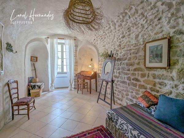 Maison de village en pierre - Rénovation de qualité - 4 chambres - Grande terrasse