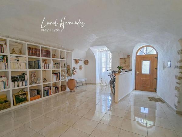 Maison de village en pierre - Rénovation de qualité - 4 chambres - Grande terrasse