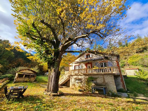 Maison de charme sur plus de 4 hectares entre St-Ambroix et Bessèges