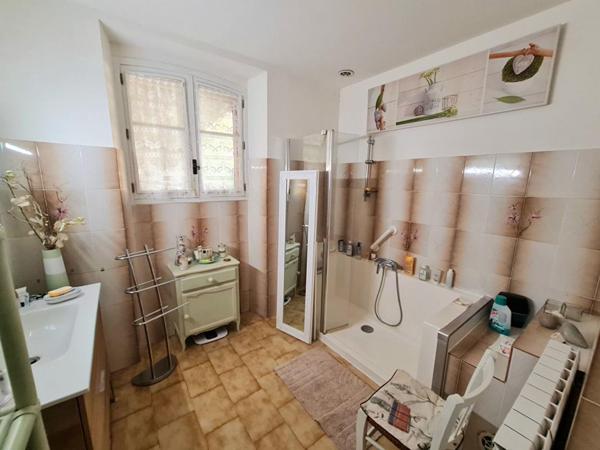 Maison de charme sur plus de 4 hectares entre St-Ambroix et Bessèges