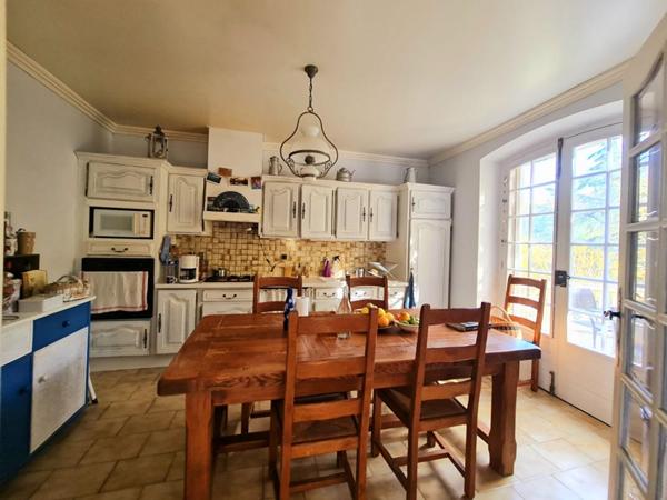 Maison de charme sur plus de 4 hectares entre St-Ambroix et Bessèges