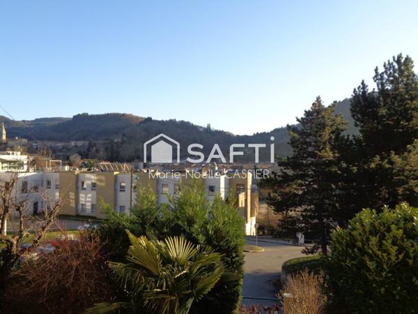 Maison de ville, 5 chambres ou 2 appartements, avec terrrain