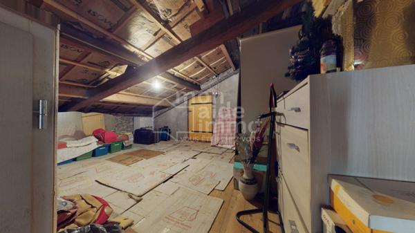 Agréable maison de ville, jardin, piscine, cave et garage