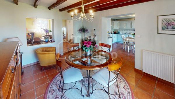 Agréable maison de ville, jardin, piscine, cave et garage