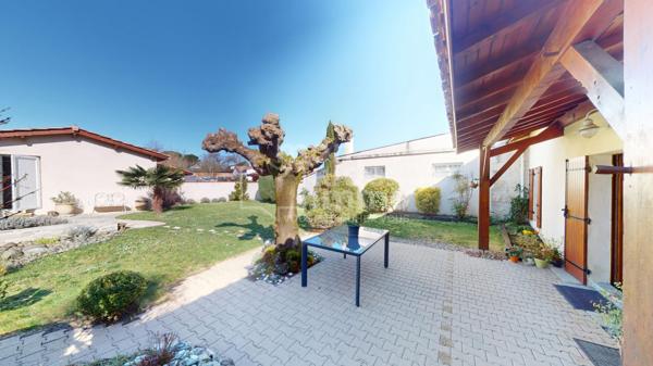 Agréable maison de ville, jardin, piscine, cave et garage