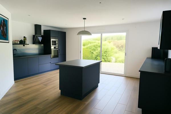 MAISON CONTEMPORAINE -VIE DE PLAIN PIED - GUIDEL -192 m²