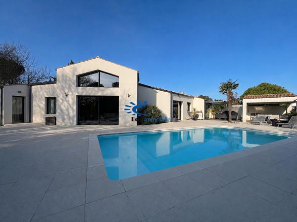 LA JARRIE MAISON CONTEMPORAINE PLAIN PIED 3 CHAMBRES PISCINE GARAGE La jarrie