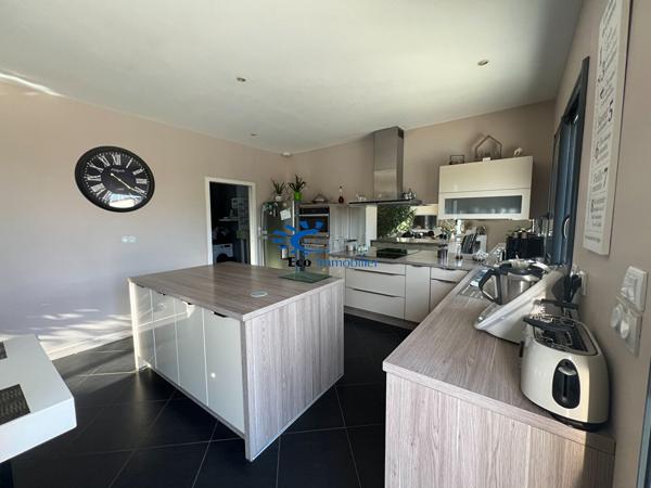 LA JARRIE MAISON CONTEMPORAINE PLAIN PIED 3 CHAMBRES PISCINE GARAGE La jarrie