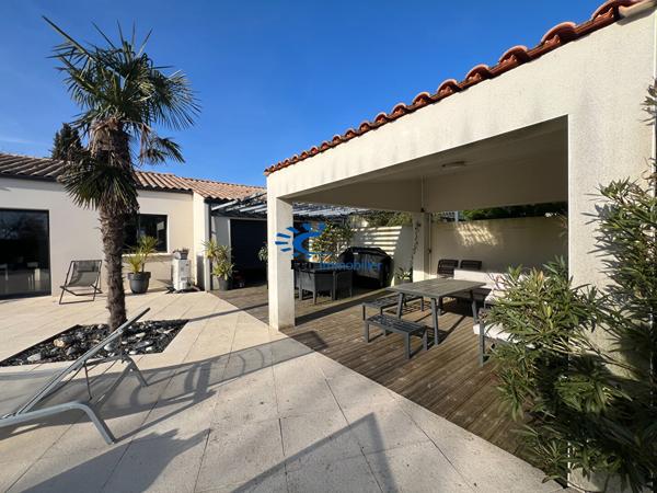 LA JARRIE MAISON CONTEMPORAINE PLAIN PIED 3 CHAMBRES PISCINE GARAGE La jarrie