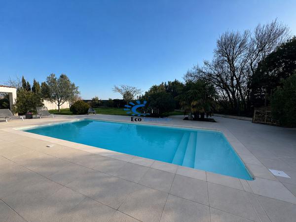 LA JARRIE MAISON CONTEMPORAINE PLAIN PIED 3 CHAMBRES PISCINE GARAGE La jarrie