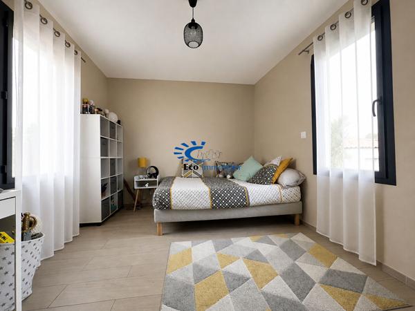 LA JARRIE MAISON CONTEMPORAINE PLAIN PIED 3 CHAMBRES PISCINE GARAGE La jarrie