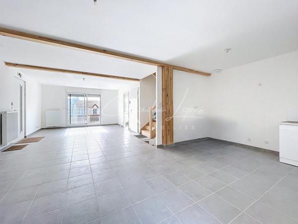 Maison neuve 4 chambres avec sous-sol et garage