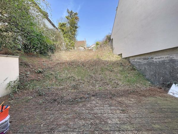 Maison neuve 4 chambres avec sous-sol et garage