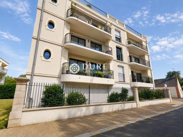 Appartement T3 de standing avec ascenseur, balcon et garage en hyper-centre de Challans