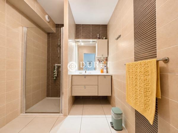Appartement T3 de standing avec ascenseur, balcon et garage en hyper-centre de Challans