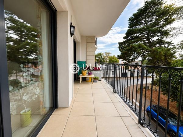 Appartement T3 de standing avec ascenseur, balcon et garage en hyper-centre de Challans