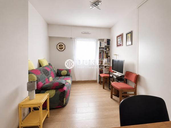 Appartement T3 de standing avec ascenseur, balcon et garage en hyper-centre de Challans