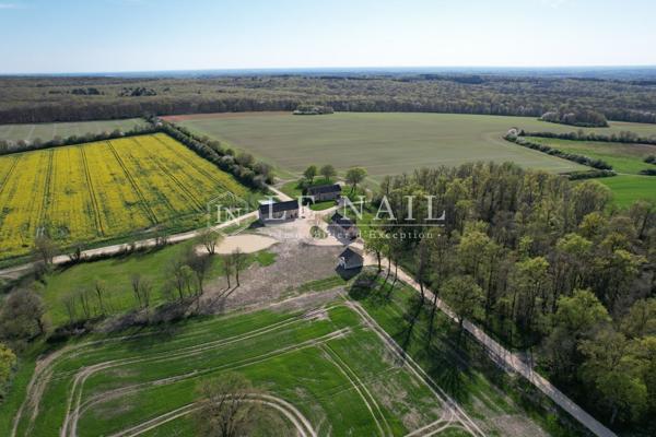 Propriété de 237 hectares en Sologne, avec de nombreux étangs, dédiée à la chasse et à l'agriculture