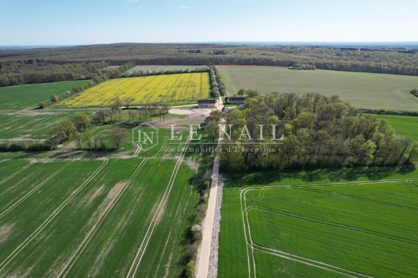 Propriété de 237 hectares en Sologne, avec de nombreux étangs, dédiée à la chasse et à l'agriculture