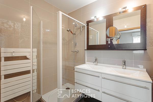 Penthouse lumineux à la vue panoramique et son garage XXL