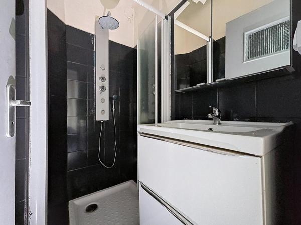 Immeuble de rapport avec 3 appartements T3 + cave – Centre-ville de Bédarieux – Rentabilité nette supérieure à 11%