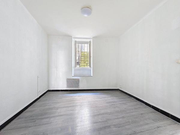 Immeuble de rapport avec 3 appartements T3 + cave – Centre-ville de Bédarieux – Rentabilité nette supérieure à 11%