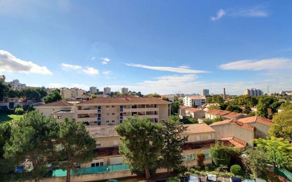 Appartement à vendre    5 pièces • 97 m2 Marseille 11