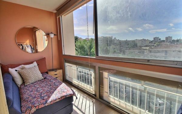 Appartement à vendre    5 pièces • 97 m2 Marseille 11