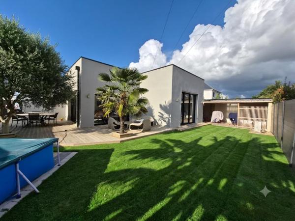 Superbe maison de plain pied  / 5 pièces 137 m2 sur terrain de 505 m² clos