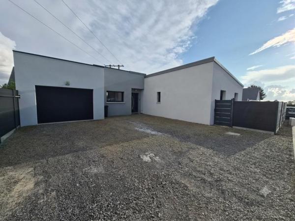 Superbe maison de plain pied  / 5 pièces 137 m2 sur terrain de 505 m² clos