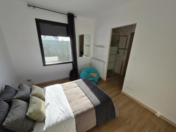 Superbe maison de plain pied  / 5 pièces 137 m2 sur terrain de 505 m² clos